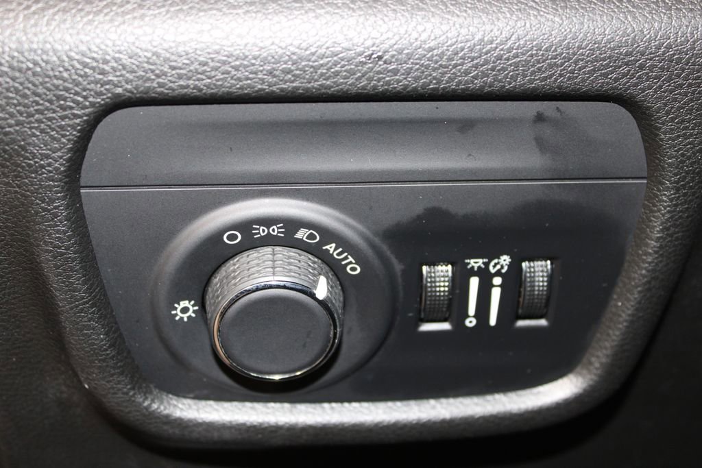 Used 2024 Jeep Grand Cherokee Altitude AWD/4WD image 21