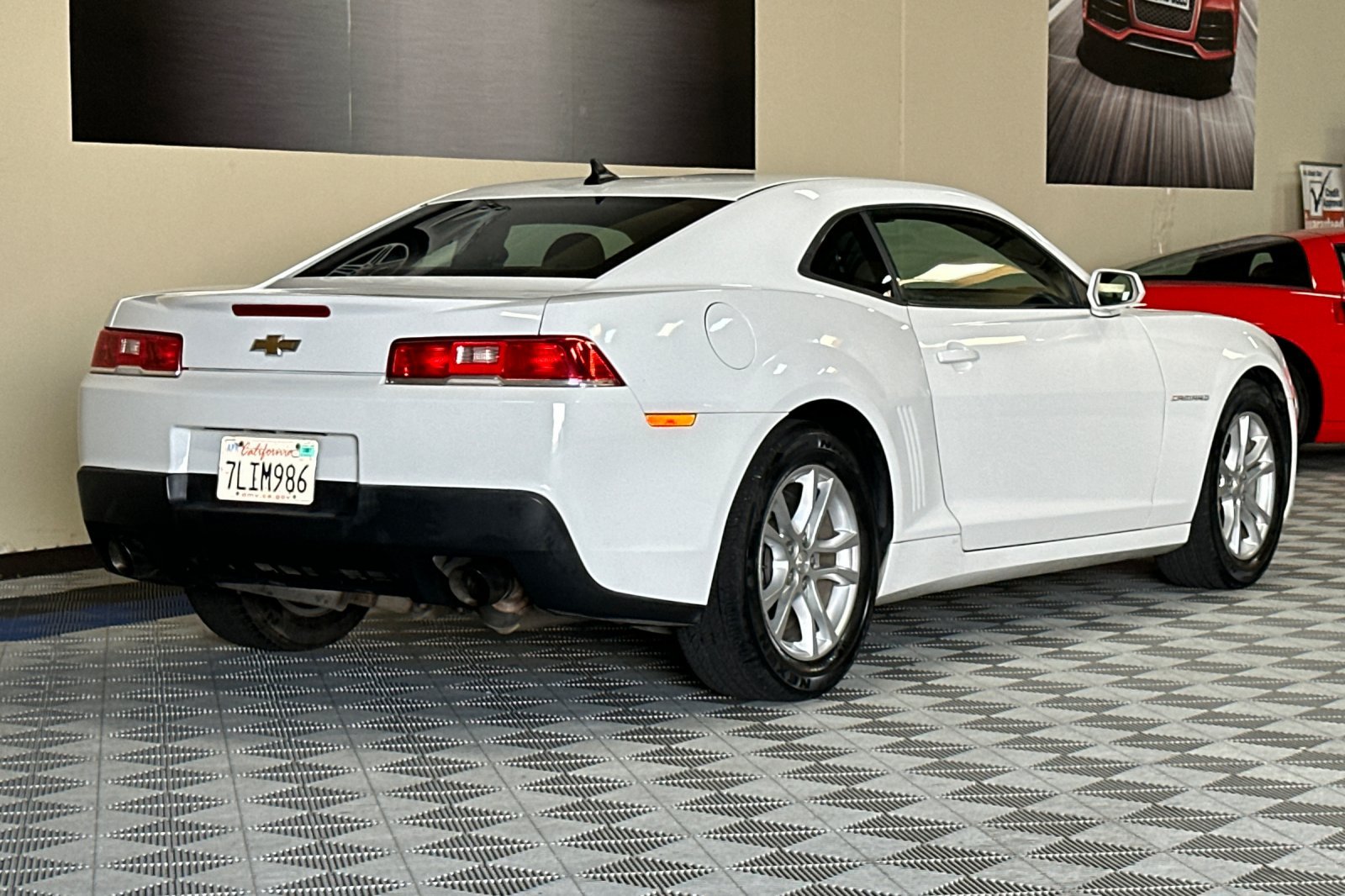Used 2015 Chevrolet Camaro LS RWD image 4