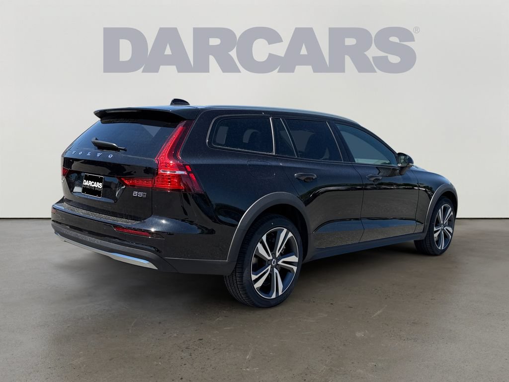 New 2026 Volvo V60 B5 Cross Country Plus w/ Climate Package AWD/4WD image 4