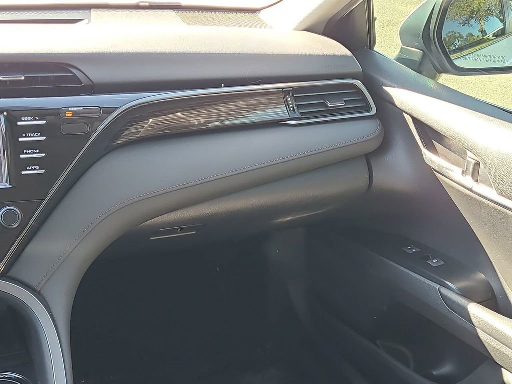Used 2019 Toyota Camry LE image 23