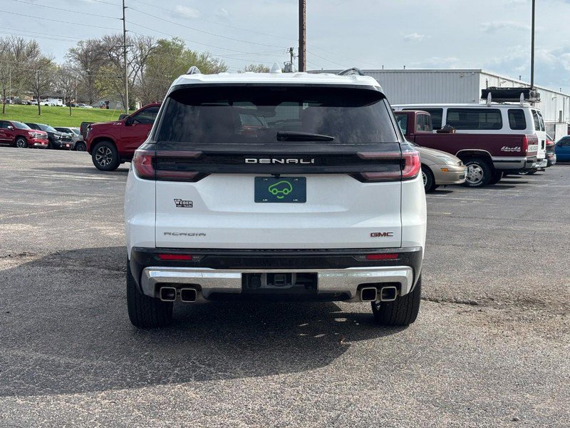 Used 2024 GMC Acadia Denali w/ Super Cruise Package image 4