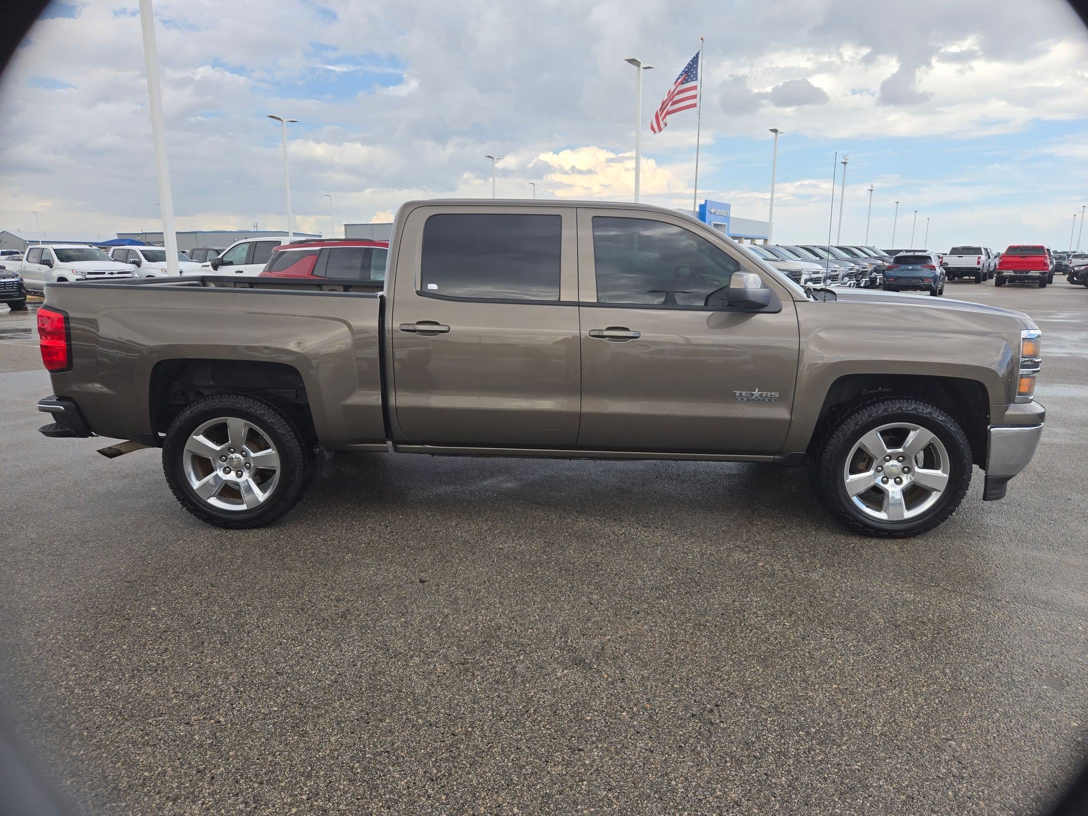 Used 2014 Chevrolet Silverado 1500 LT w/ Texas Edition, 1LT Trim RWD image 2