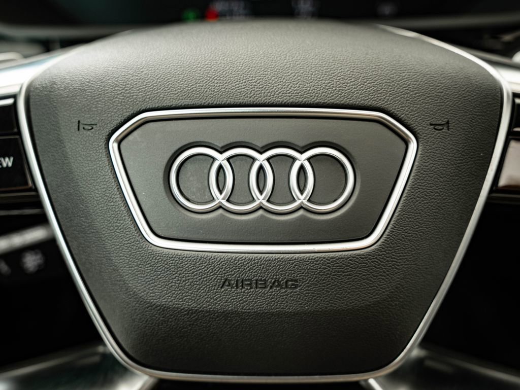 Used 2021 Audi e-tron Premium w/ Convenience Plus Package AWD/4WD image 30