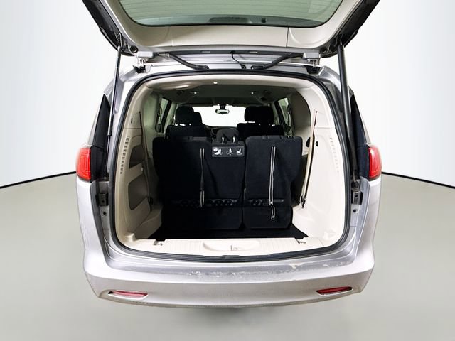 Used 2017 Chrysler Pacifica Touring image 24