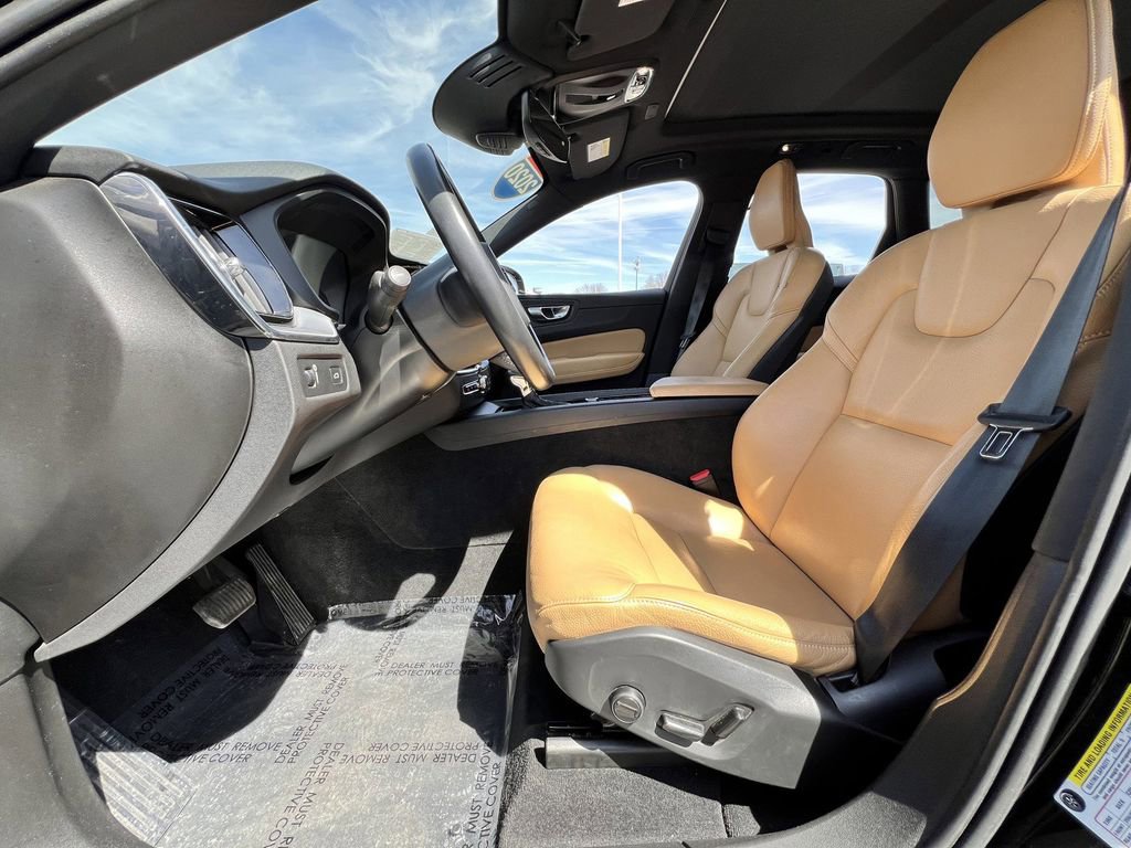 Used 2020 Volvo XC60 T5 Momentum w/ Protection Package Premier image 27