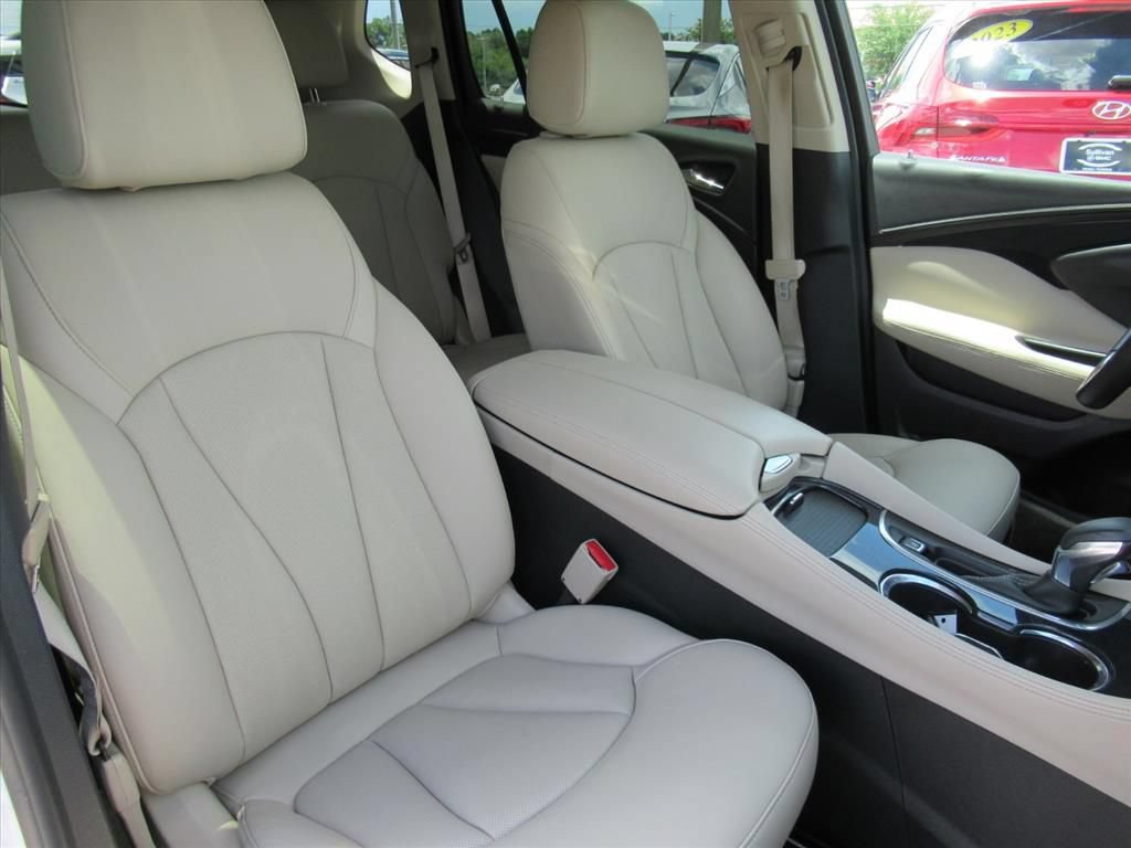 Used 2017 Buick Envision Essence FWD image 9