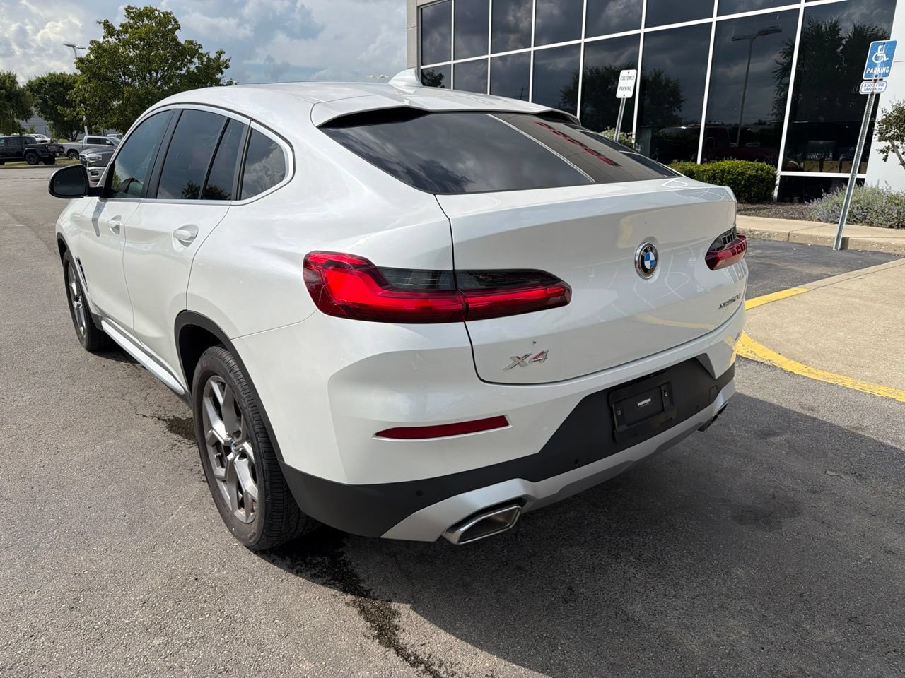 Used 2022 BMW X4 xDrive30i AWD/4WD image 7