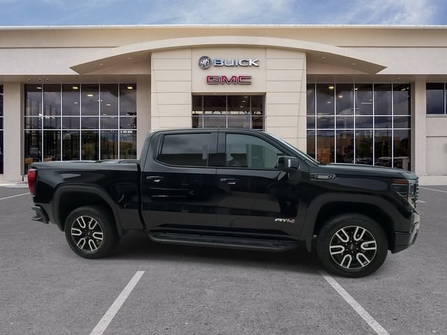 Used 2023 GMC Sierra 1500 AT4 w/ Technology Package AWD/4WD image 17
