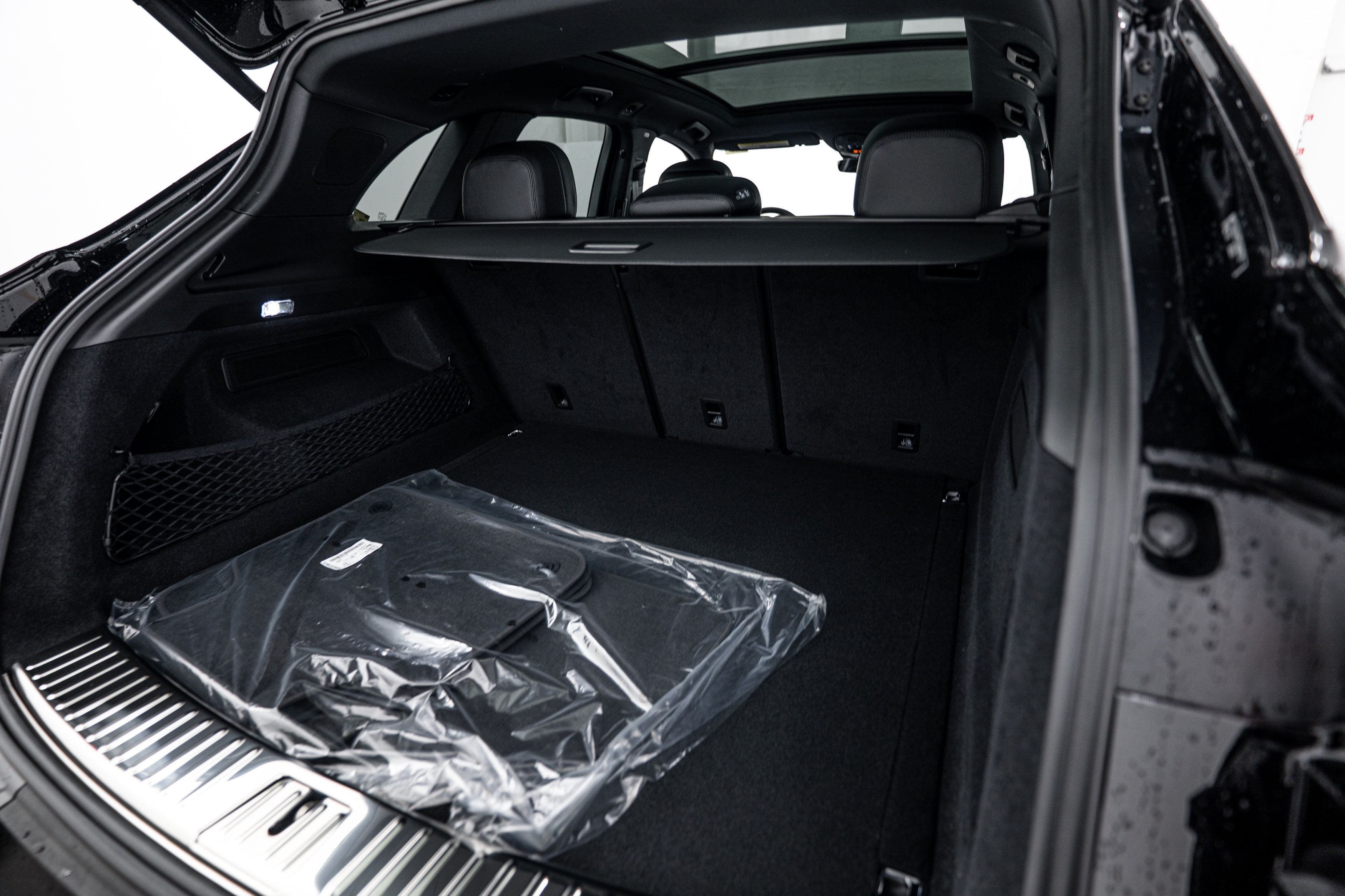 Certified 2026 Porsche Cayenne AWD/4WD image 27