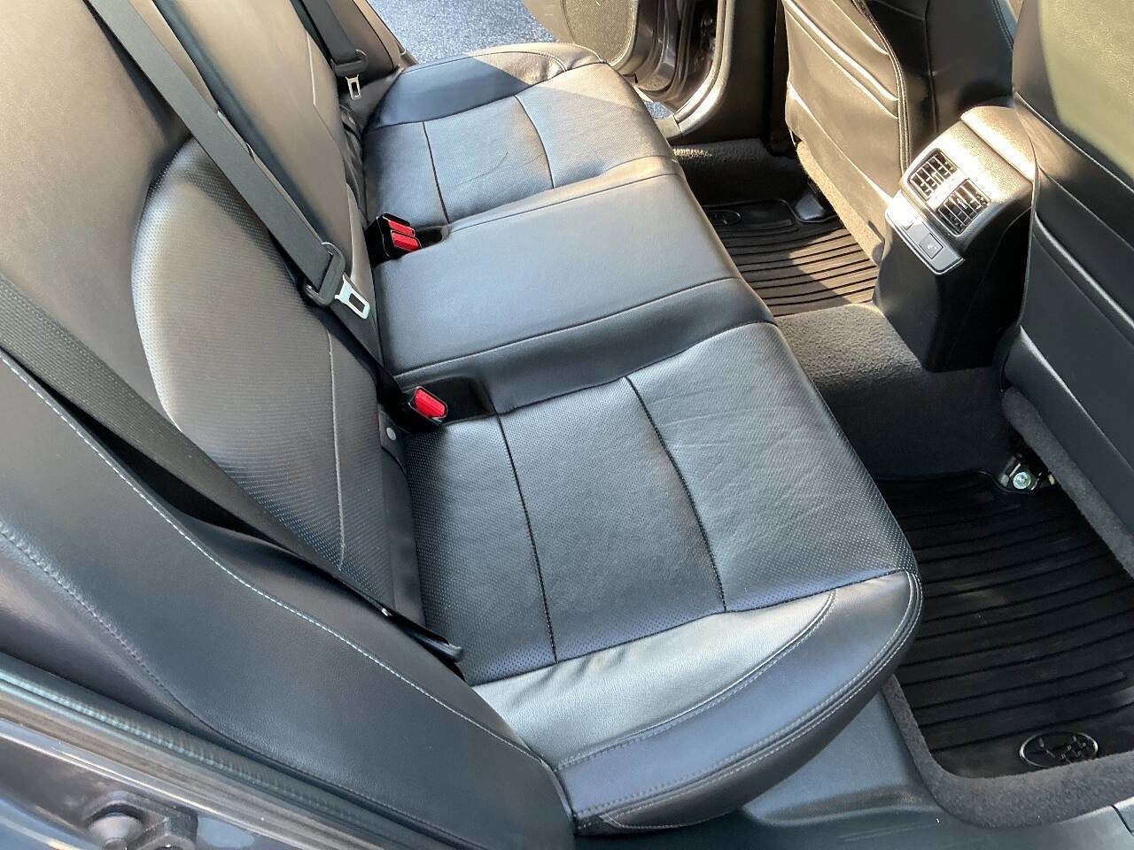 Used 2015 Subaru Legacy 2.5i Limited image 22