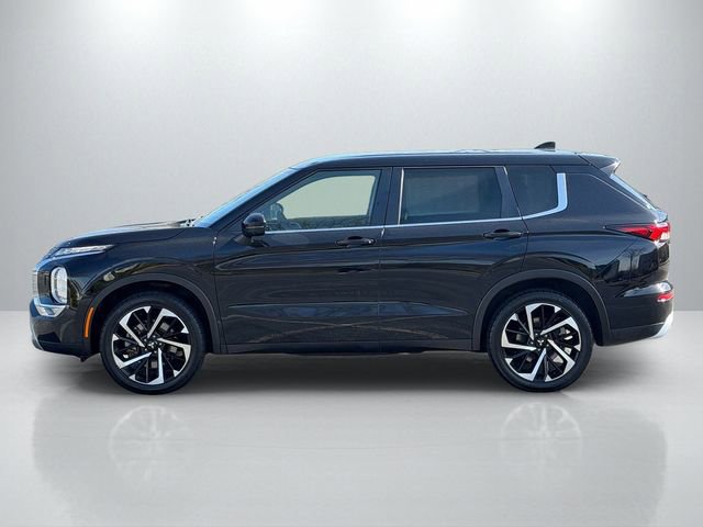 Used 2023 Mitsubishi Outlander SE image 4