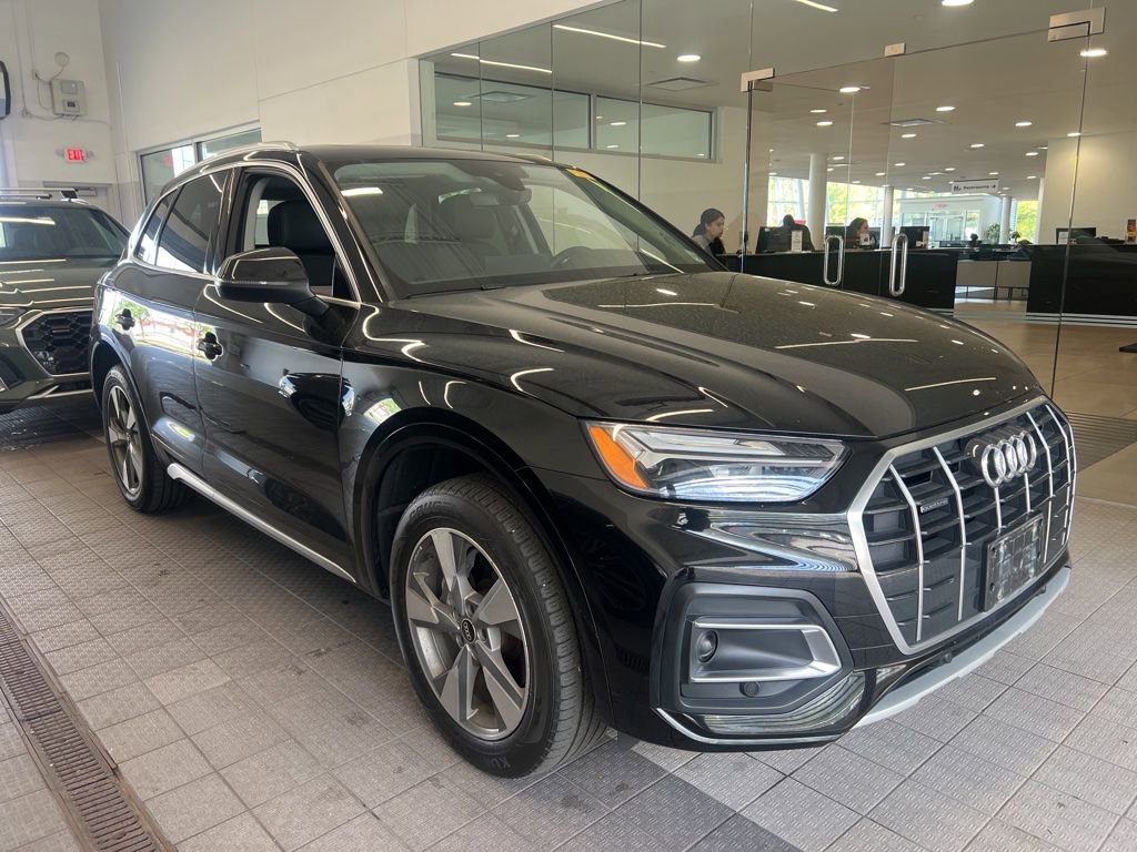 Used 2023 Audi Q5 2.0T Premium w/ Convenience Package AWD/4WD image 1
