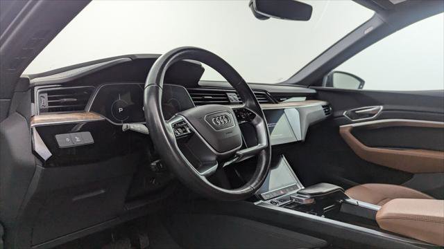 Used 2022 Audi e-tron Premium image 23