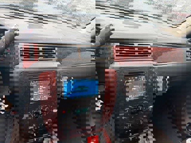 Used 2010 Chevrolet Tahoe LTZ image 6