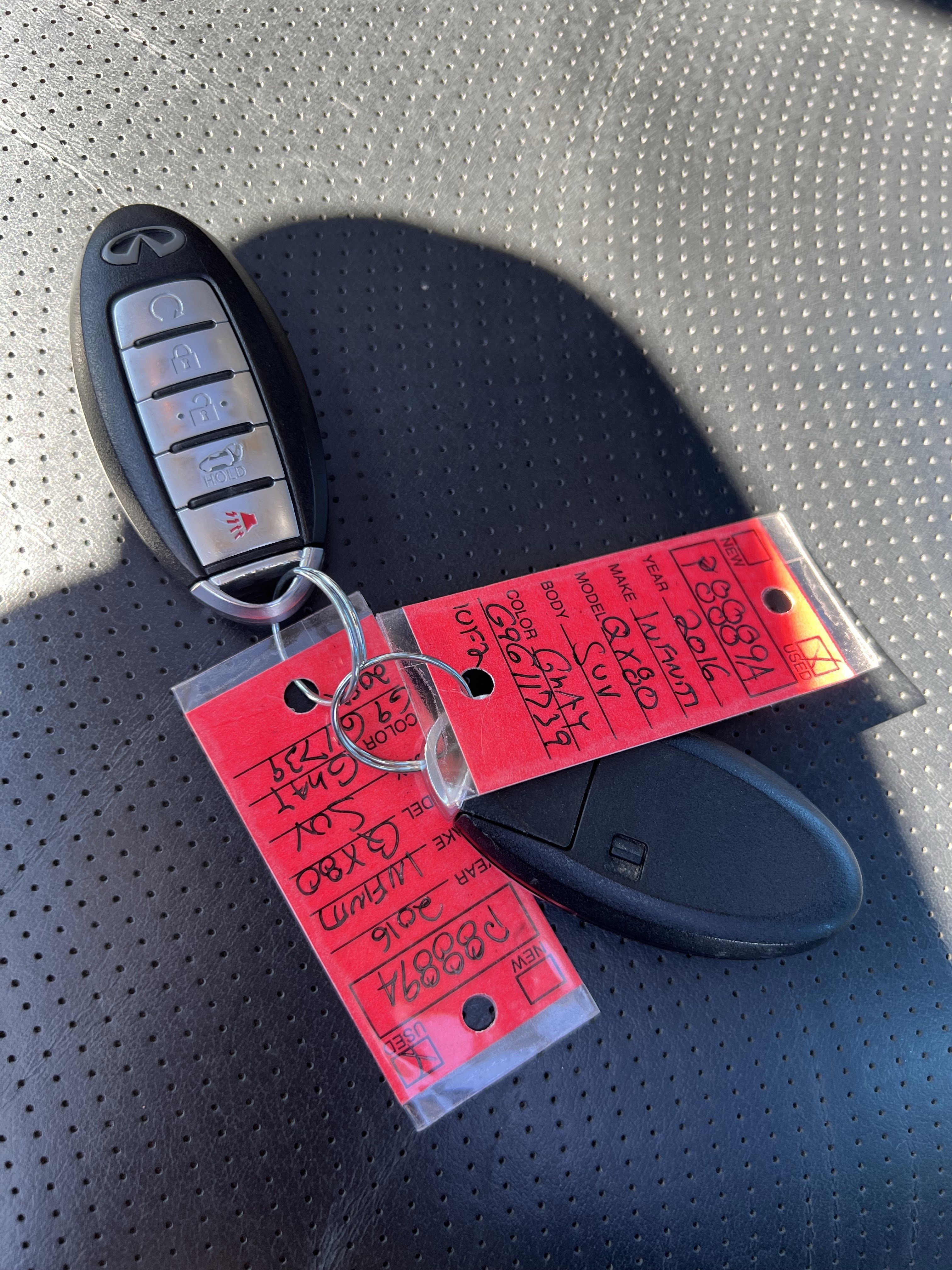 Used 2016 INFINITI QX80 2WD w/ Driver's Assistance Package image 38