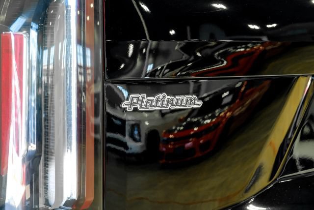 Used 2022 Cadillac Escalade ESV Sport Platinum w/ Heavy-Duty Trailer Package AWD/4WD image 83