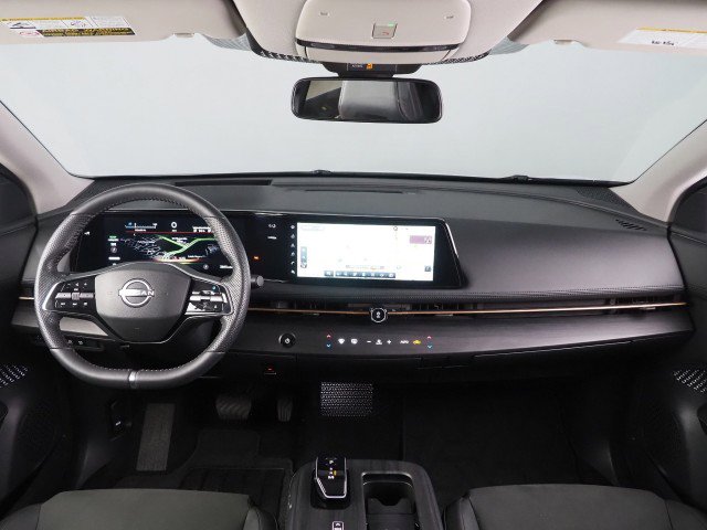 Used 2024 Nissan Ariya Engage image 3