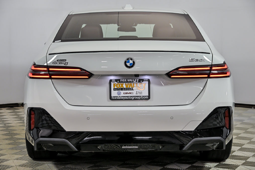 Used 2025 BMW 530i xDrive w/ M Sport Package AWD/4WD image 7