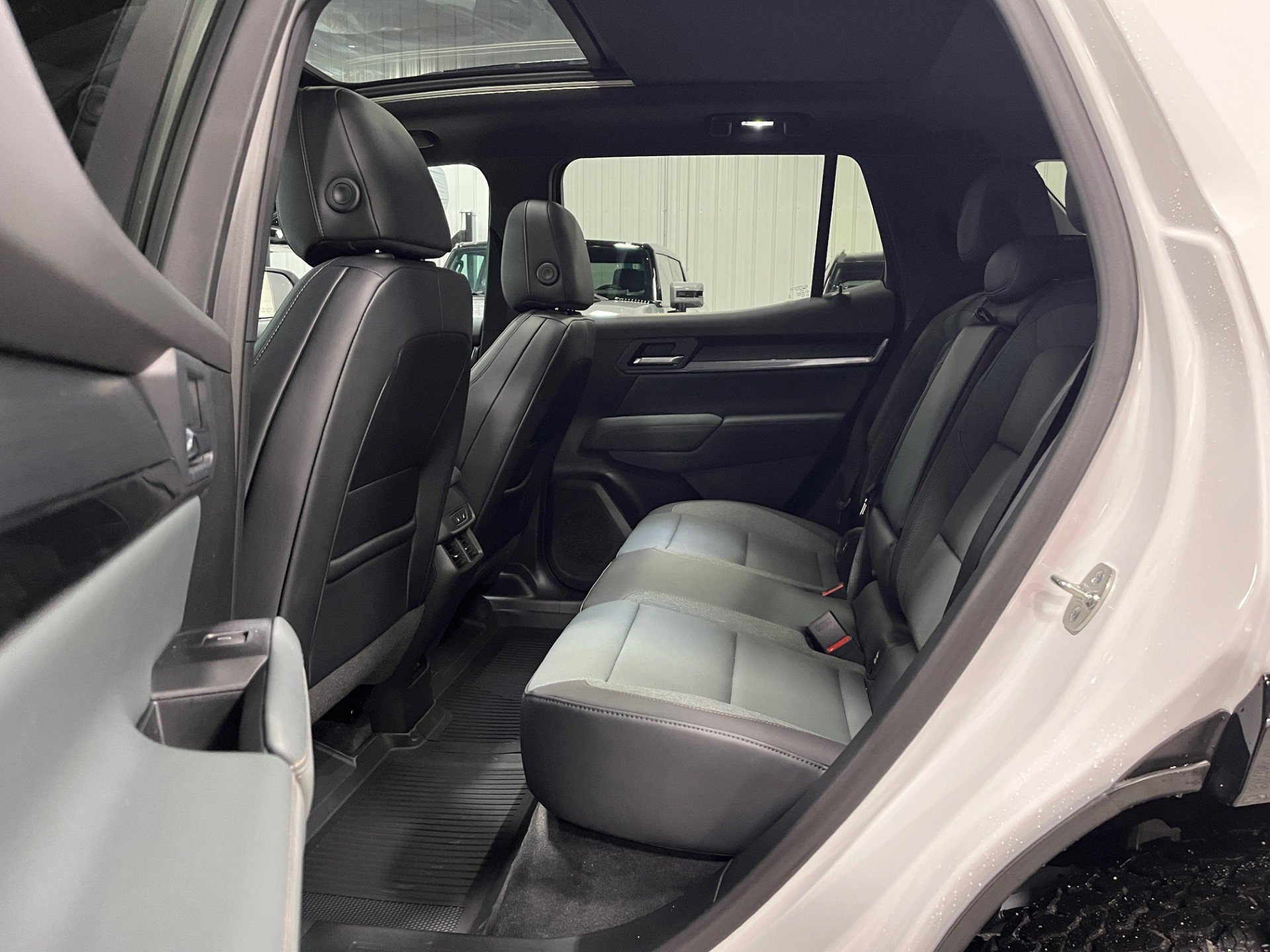 New 2026 GMC Terrain AT4 w/ Convenience Package III AWD/4WD image 10