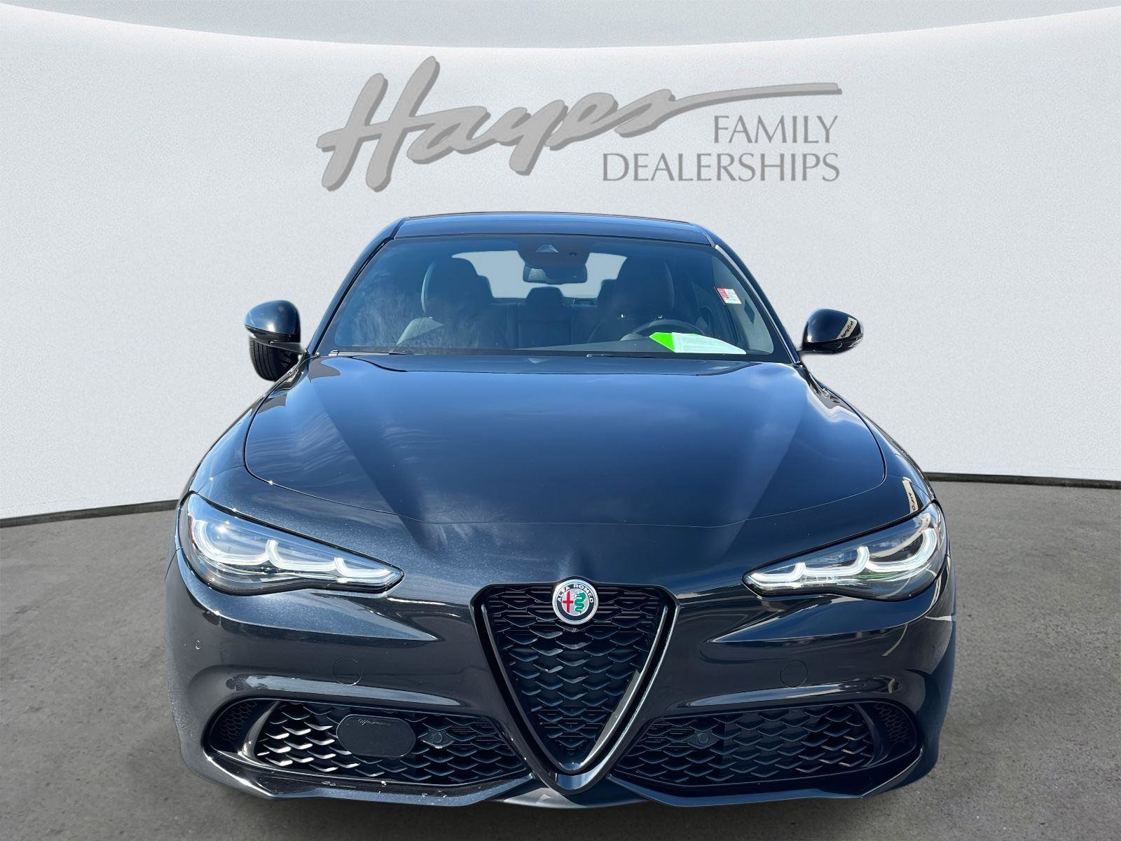 Used 2024 Alfa Romeo Giulia Veloce image 8