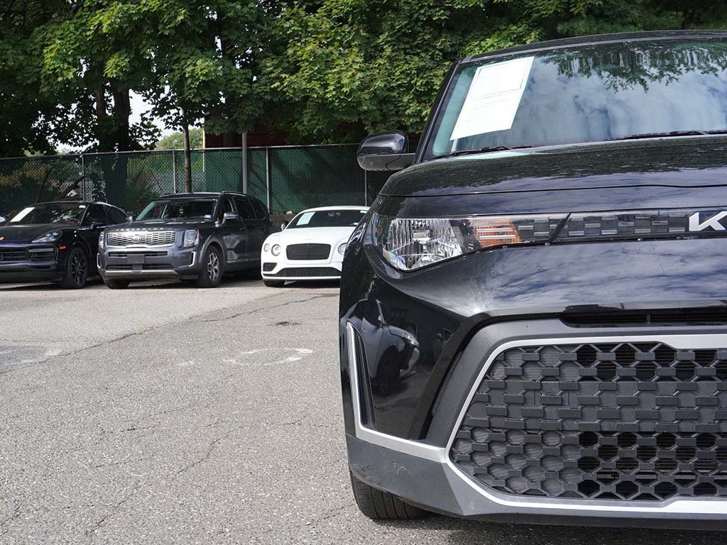 Used 2024 Kia Soul LX w/ Option Group 015 FWD image 12