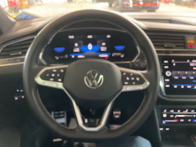 Certified 2023 Volkswagen Tiguan SE R-Line FWD image 17