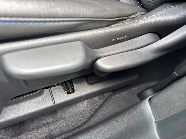 Used 2025 Chevrolet Trax LT FWD image 6