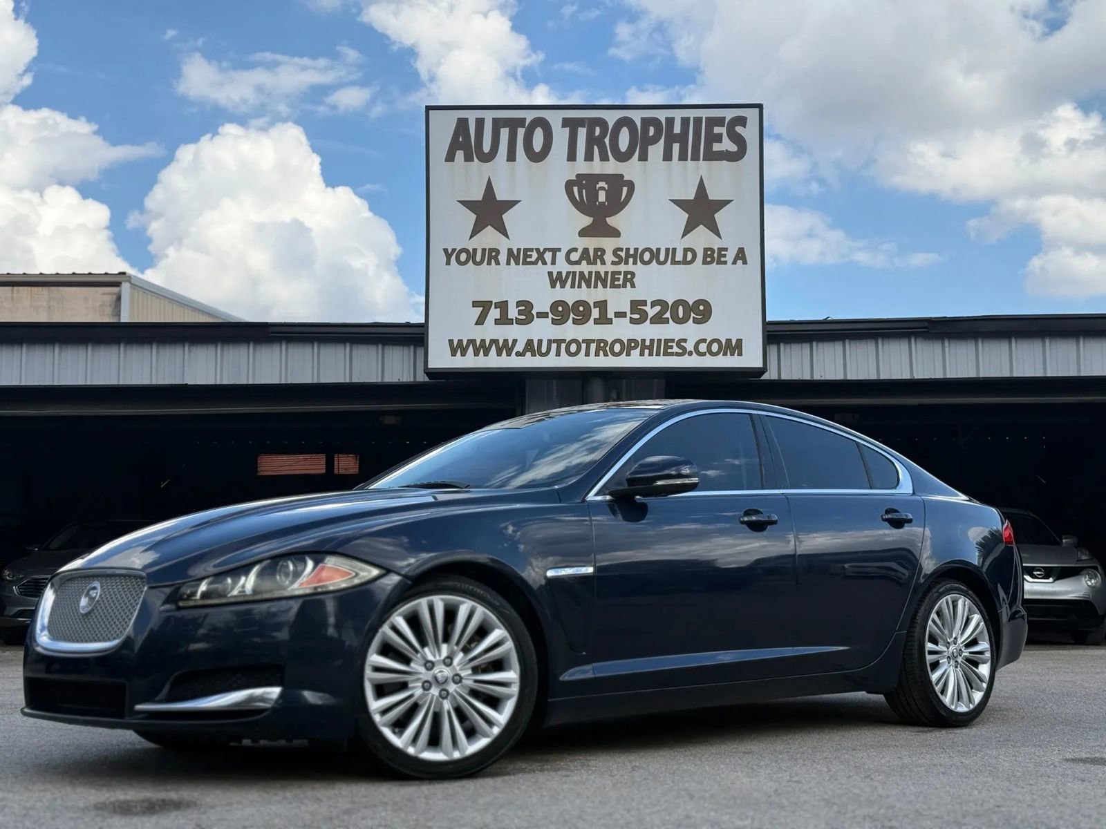 Used 2012 Jaguar XF Portfolio image 34
