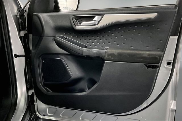 Used 2020 Ford Escape SE image 24