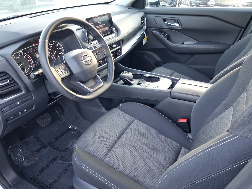 Certified 2026 Nissan Rogue SV FWD image 21