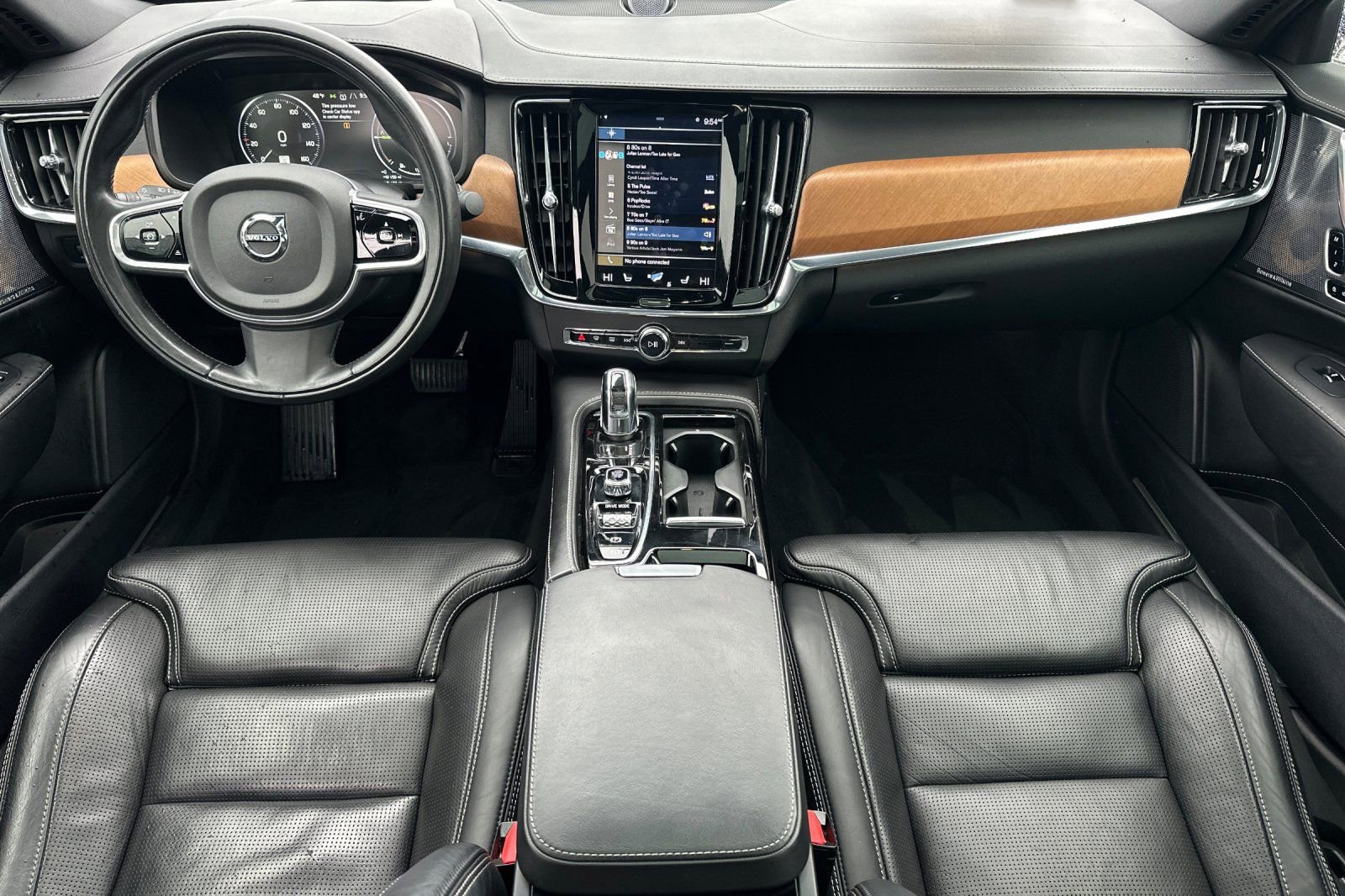 Used 2018 Volvo S90 T8 Inscription w/ Convenience Package image 13