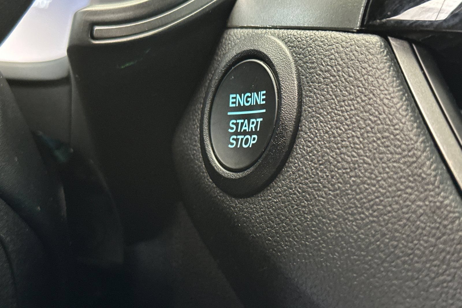Certified 2023 Ford Escape Active AWD/4WD image 24