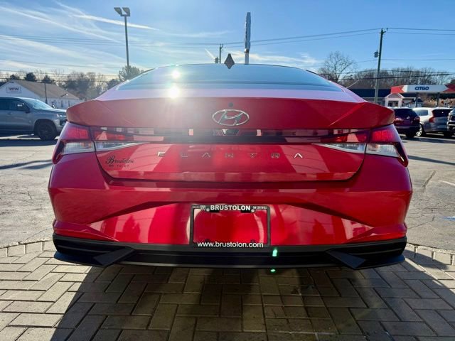 Used 2021 Hyundai Elantra SEL w/ Convenience Package image 9