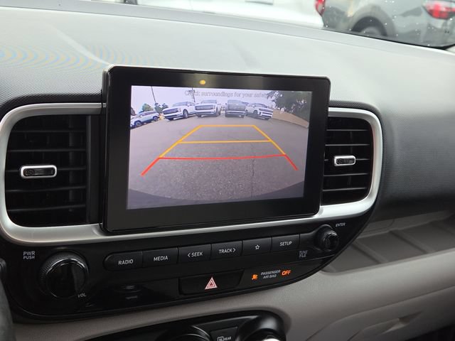 Certified 2022 Hyundai Venue SEL FWD image 11