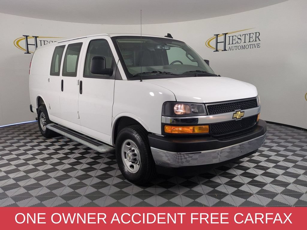 Used 2025 Chevrolet Express 2500 w/ Driver Convenience Package RWD image 2