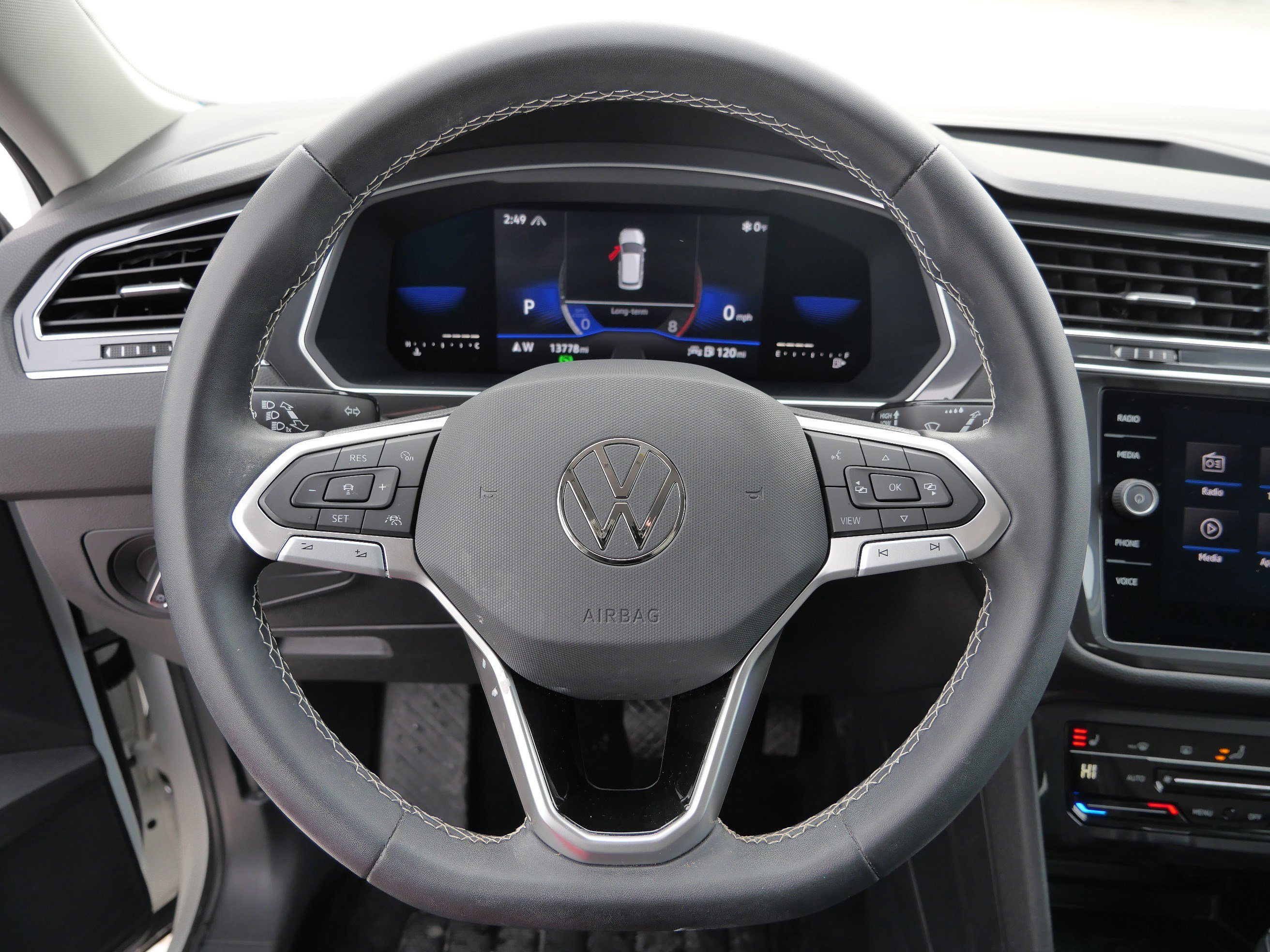 Certified 2022 Volkswagen Tiguan SE image 26