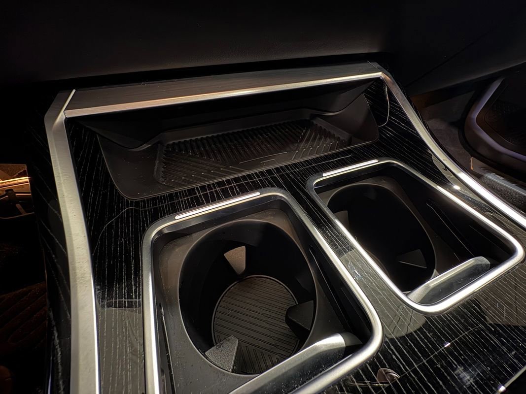 Used 2024 BMW i7 xDrive60 image 23