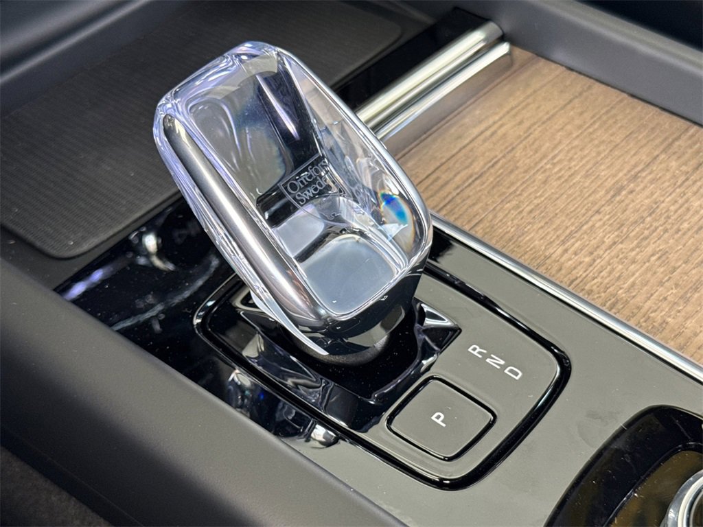 New 2026 Volvo XC60 B5 Plus w/ Protection Package Premier image 21