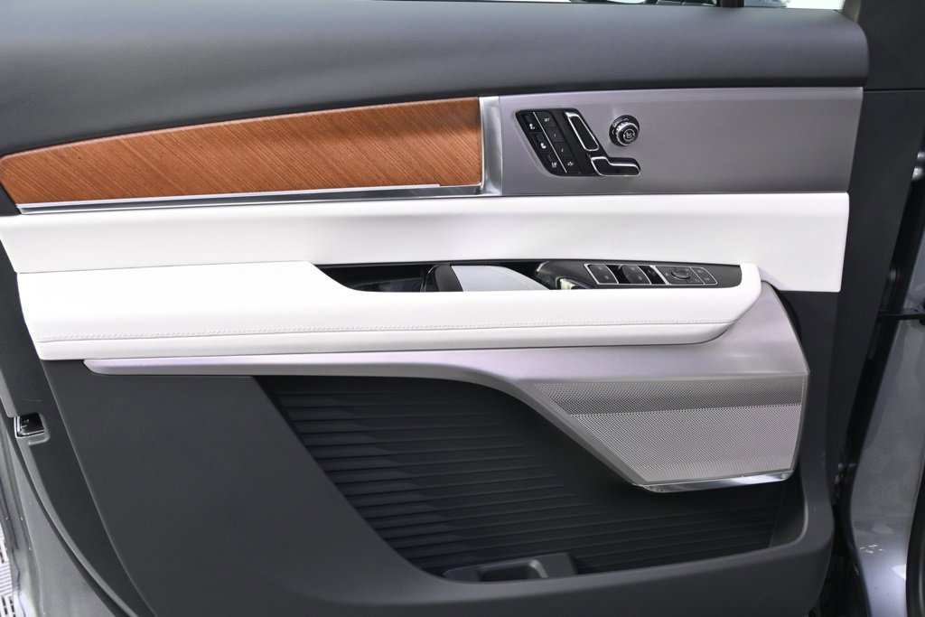 New 2026 Cadillac Vistiq Sport w/ LPO, Floor Liner Package image 23
