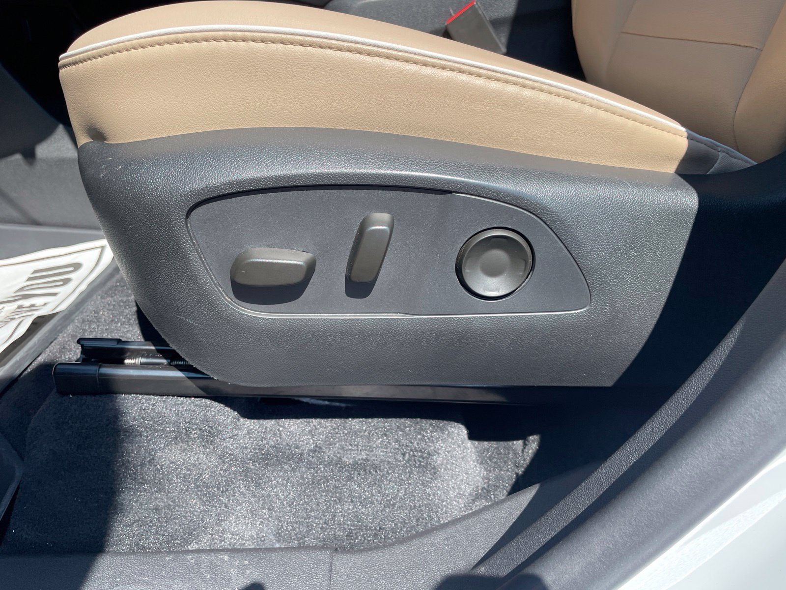 Used 2025 Buick Enclave Preferred w/ LPO, Floor Liner Package FWD image 14