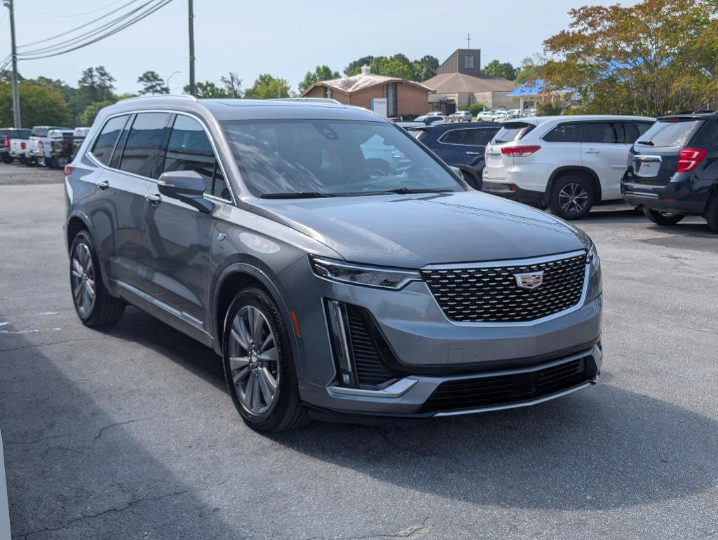 Used 2021 Cadillac XT6 Premium Luxury w/ Platinum Package FWD image 3