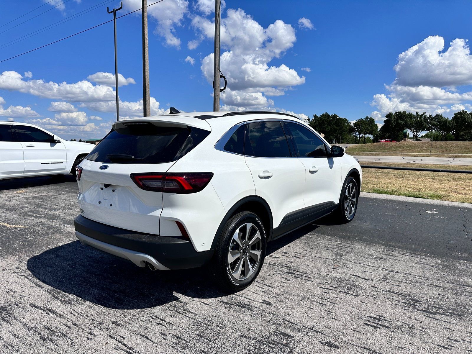 Used 2023 Ford Escape Platinum w/ Premium Technology Package image 6