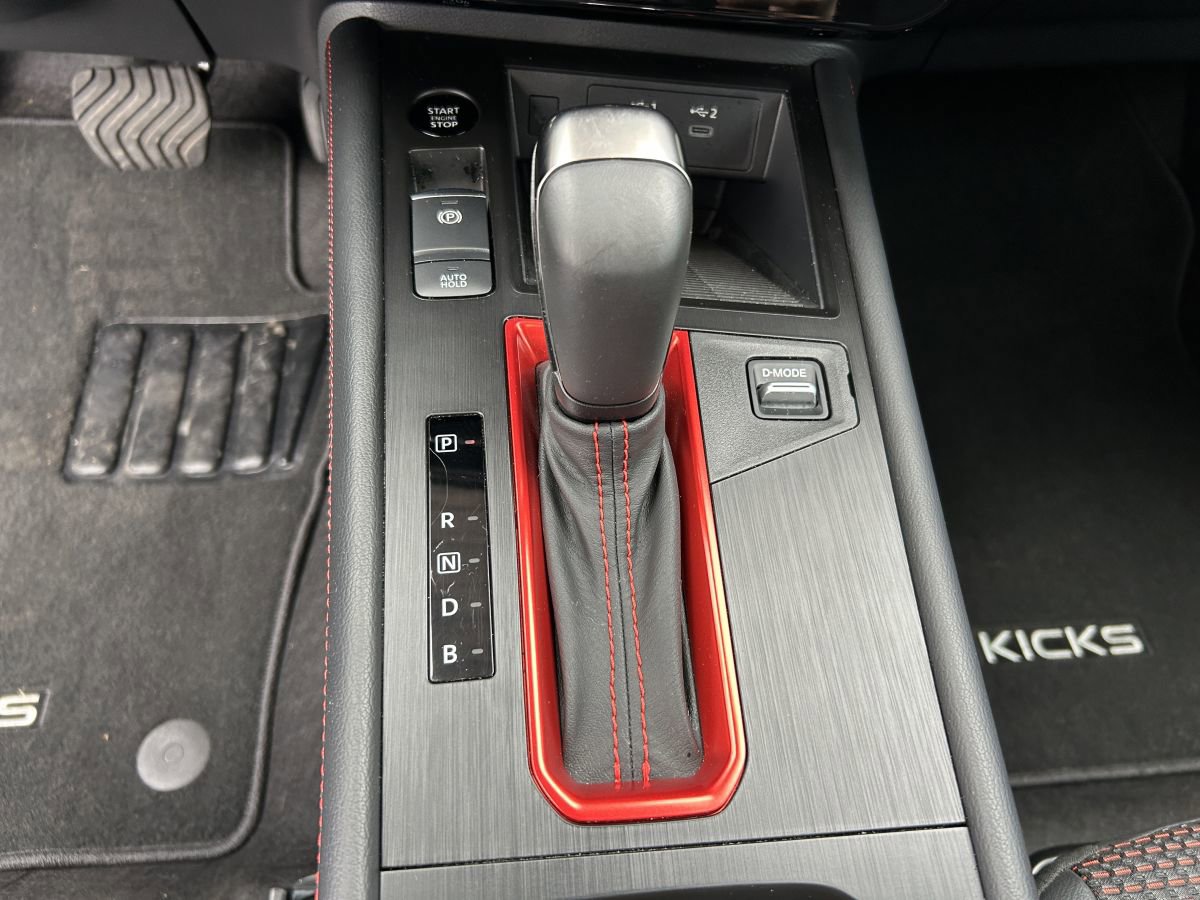 Used 2025 Nissan Kicks SR image 10