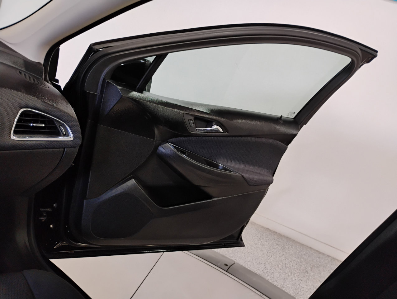 Used 2016 Chevrolet Cruze LS image 18