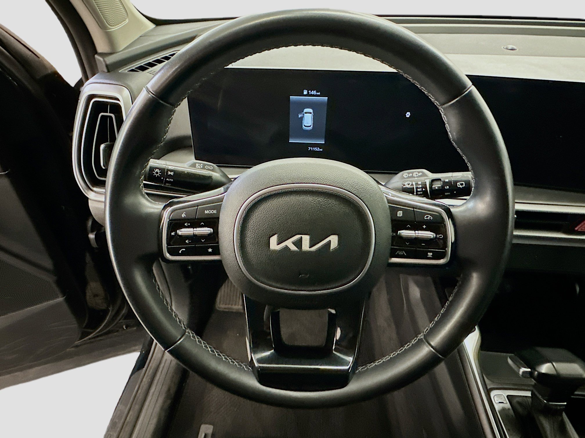 Used 2024 Kia Sorento S image 18