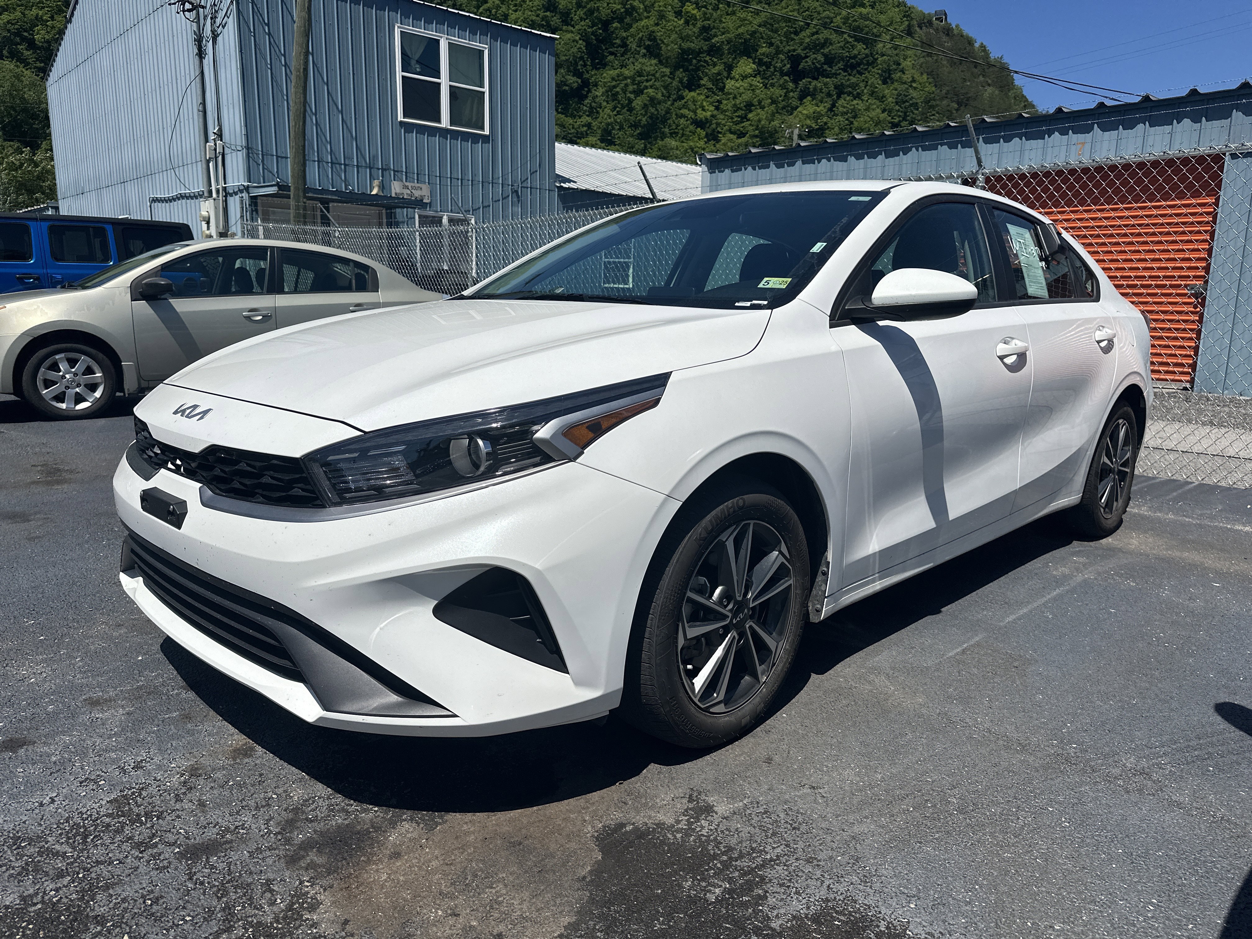 Used 2024 Kia Forte LXS FWD image 3