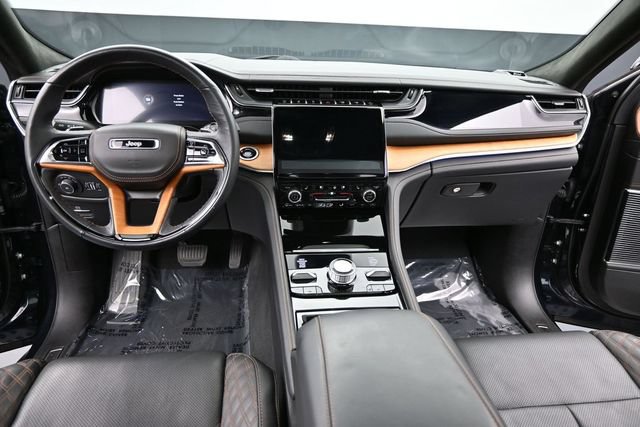 Used 2024 Jeep Grand Cherokee Summit AWD/4WD image 9