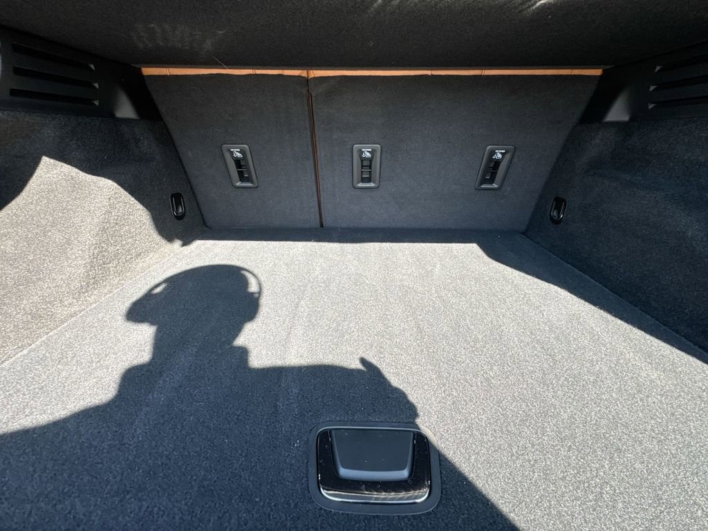 Used 2025 Cadillac XT4 Sport image 35