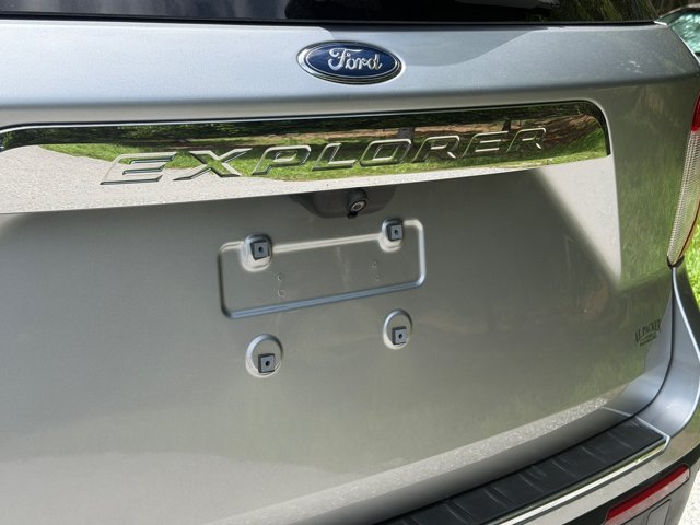 Certified 2022 Ford Explorer Limited w/ Equipment Group 301A RWD image 12