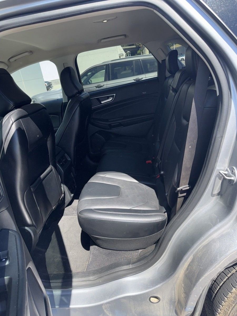 Used 2022 Ford Edge Titanium image 13